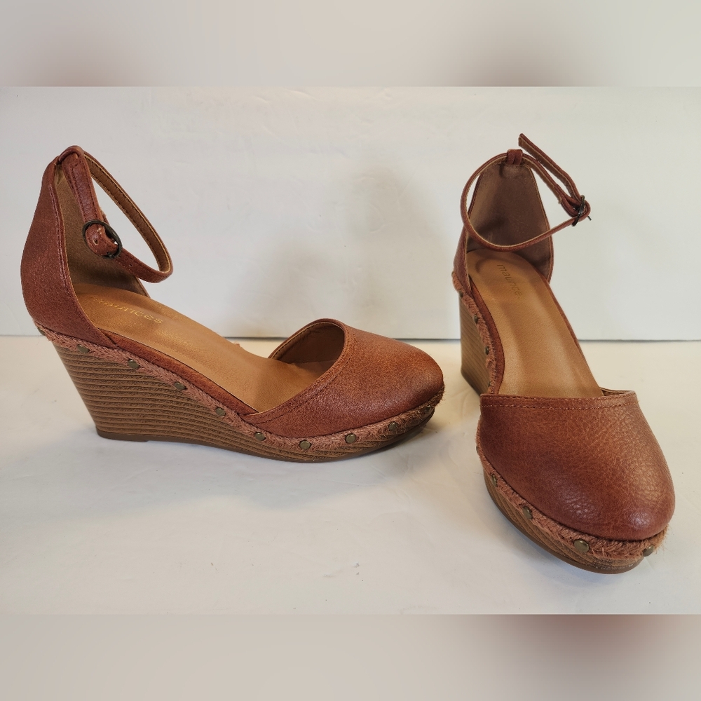 Maurices Bella Studded Brown Faux Leather High Wedge Sandals Shoes S 6M NWOB